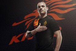 篮球网怎么套篮球，篮球网怎么装篮球?？